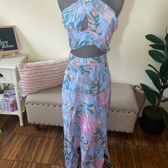 Women’s two piece skirt and top set - Picture 3 of 6